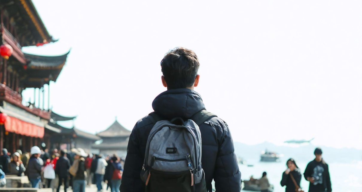 Unveiling Travel Secrets: How One Adventurer Outsmarts Pickpockets in Risky Destinations